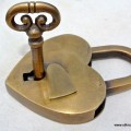 3.1/2" Vintage style antique "HEART LOVE " shape wedding Padlock solid brass 2 keys heavy lock works
