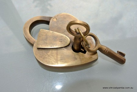 small tiny Vintage style antique "HEART LOVE " shape Padlock solid brass 2 keys heavy lock works
