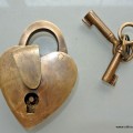 small tiny Vintage style antique "HEART LOVE " shape Padlock solid brass 2 keys heavy lock works