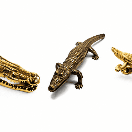 CROCODILES pulls bolts handles